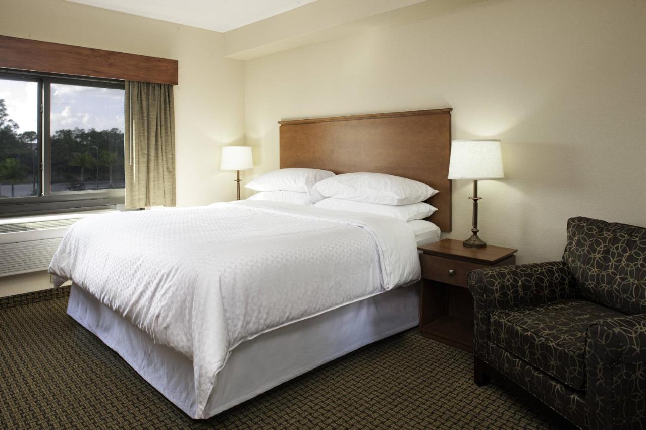 Four Points By Sheraton Fort Myers Airport Экстерьер фото
